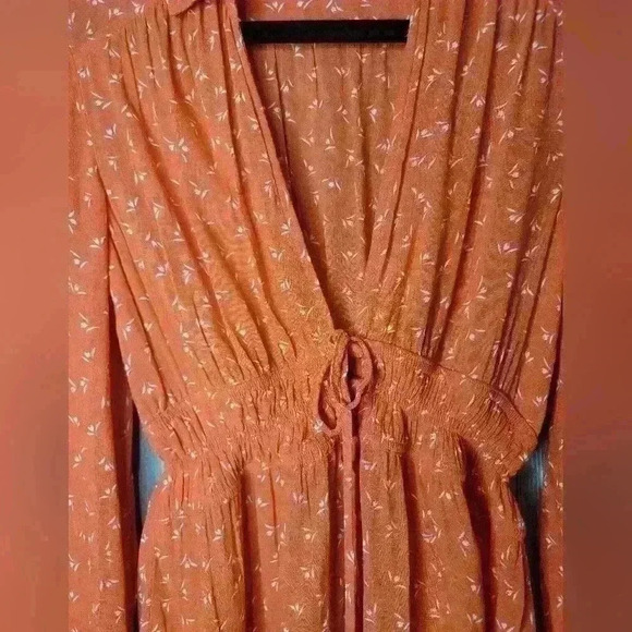 Free people orange and white long sleeve blouse with buttons and tie. - Picture 2 of 9